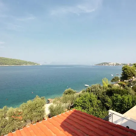 Apartments By The Sea Necujam, Solta - 5182