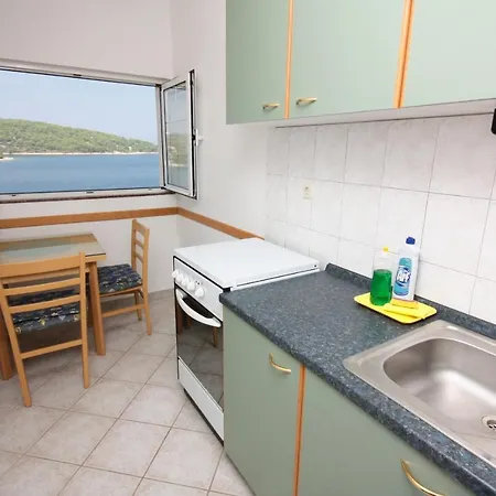 Apartments By The Sea Necujam, Solta - 5182
