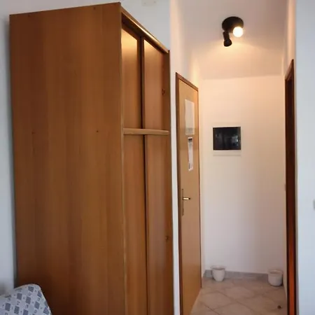 By The Sea Necujam, Solta - 5182 Апартаменты Стоморска
