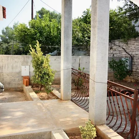 By The Sea Necujam, Solta - 5182 Апартаменты Стоморска